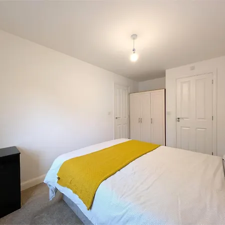 Entire 3 Bed House In Centre Apartment *