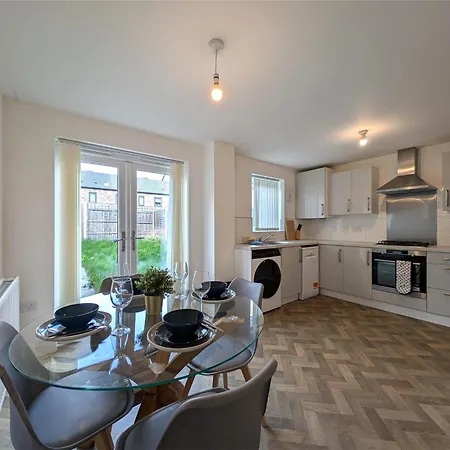 Entire 3 Bed House In Centre Birmingham