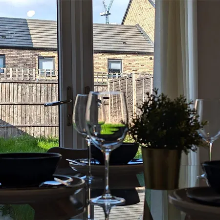 Apartment Entire 3 Bed House In Centre *