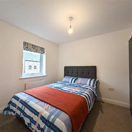 Entire 3 Bed House In Centre *